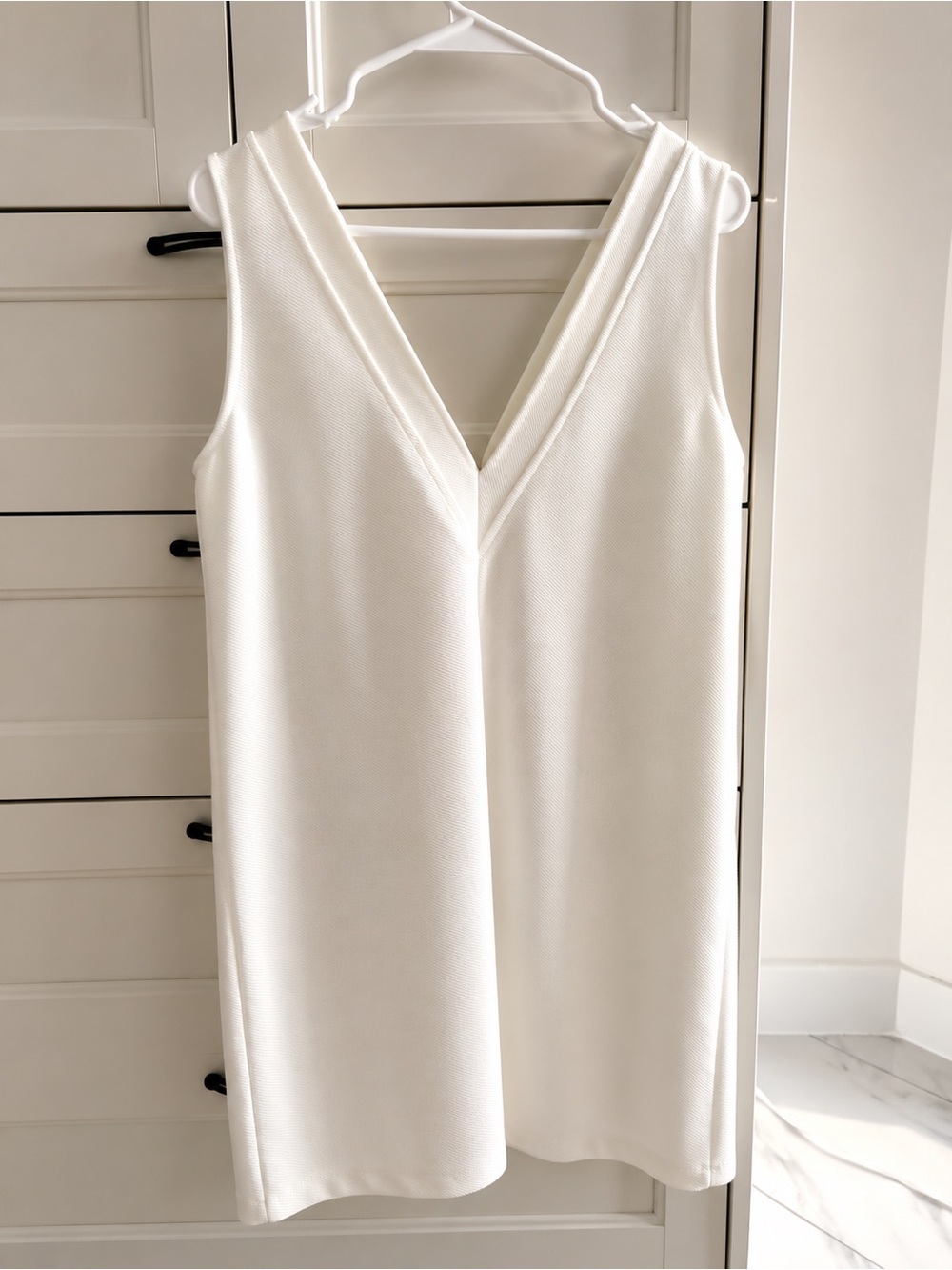 Zara White Textured Knit Dress Gold Button Detail ⭐ - Picture 4 of 4